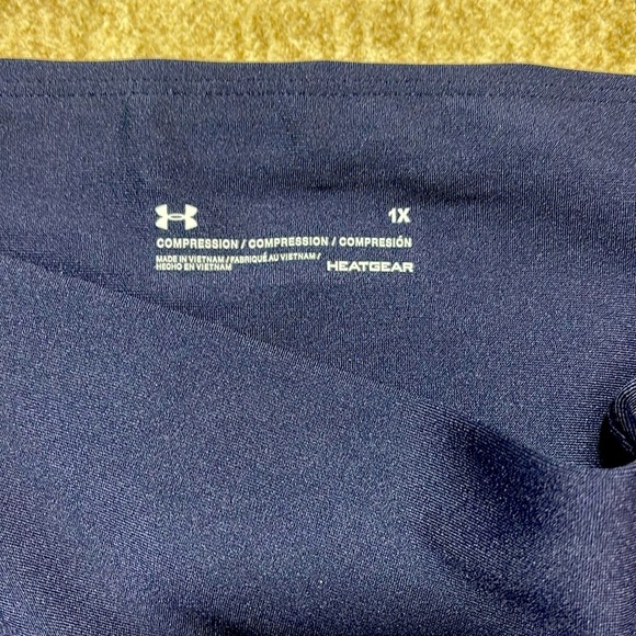 1X Under Armour Leggings Navy Blue Womens Compression Heat gear Capri - Picture 4 of 5